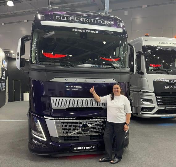 Федерация лыжных гонок России приобрела новый седельный тягач VOLVO!