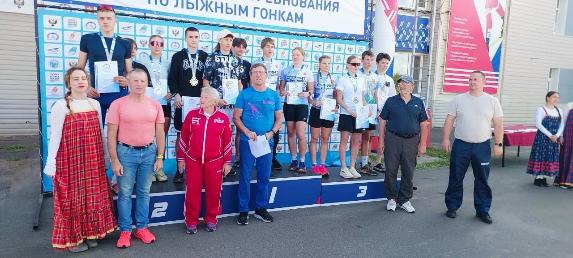 Всероссийские соревнования по лыжероллерам среди юношей и девушек 15-18 лет.